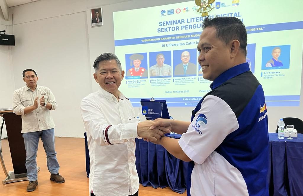 FOTO & SUMBER: Artificial Intelligence (Ai) dan Masa Depan Generasi Muda Indonesia/ Prof. Dr. Chandra Lukita/Mas Andre Hariyanto (lexario.biz)
